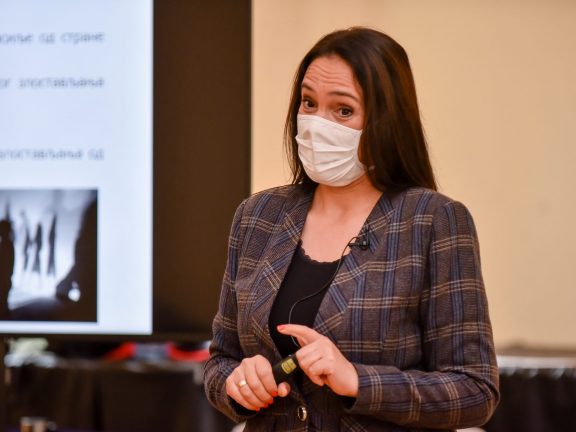dr Nada Padejski Šekerović, Sigurna kuća u Novom Sadu